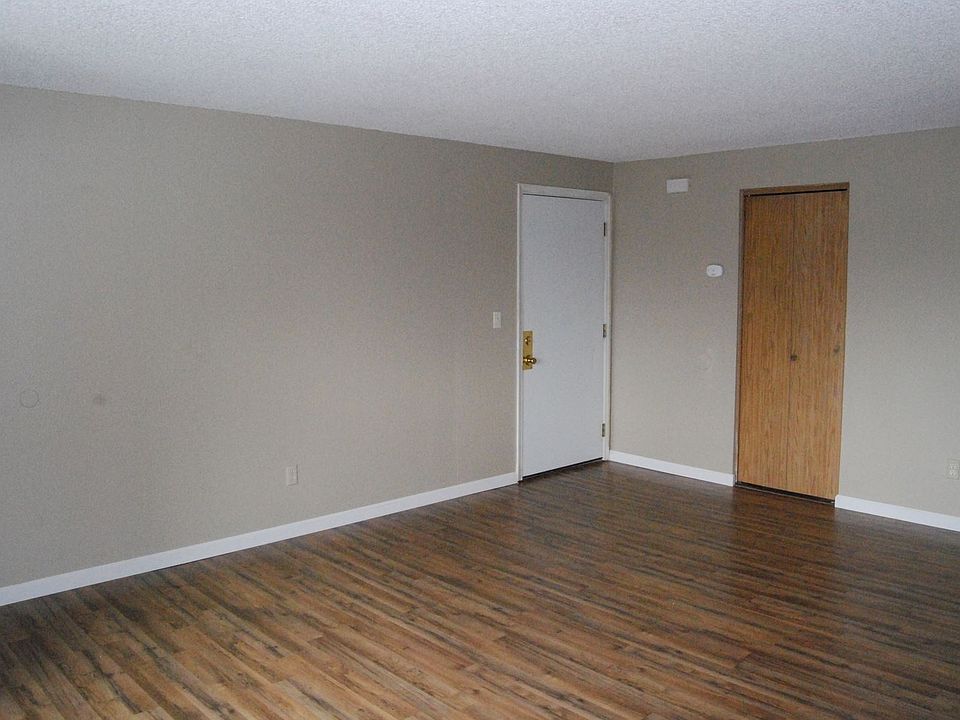 2nd image of 115 Lippert Dr W APT 207