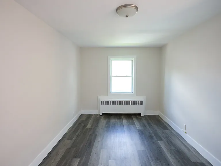 2309 Matthews Ave — Photo 3