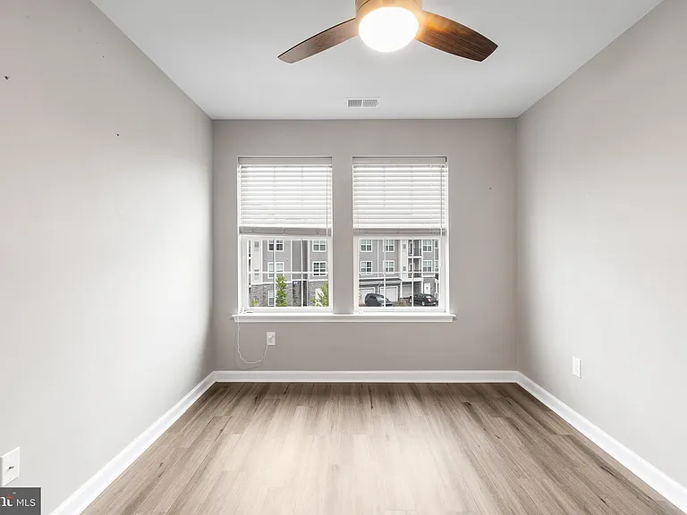 62 Rome Way — Photo 20