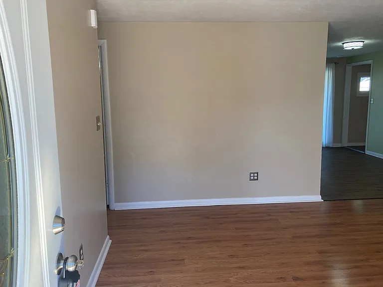 3700 Caracas Dr — Photo 7