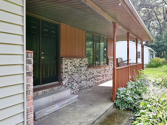 3rd image of 3055 Marquette Ave