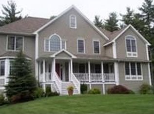 14 Pipers Gln, Andover, MA 01810