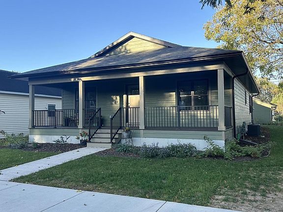 2nd image of 823 Avon STREET