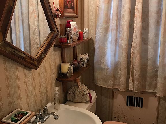 5th image of 29 Holly St