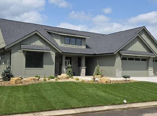 1747 Mayowood Rd SW, Rochester, MN 55902