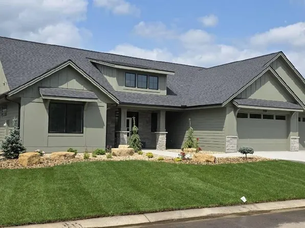 1747 Mayowood Rd SW, Rochester, MN 55902
