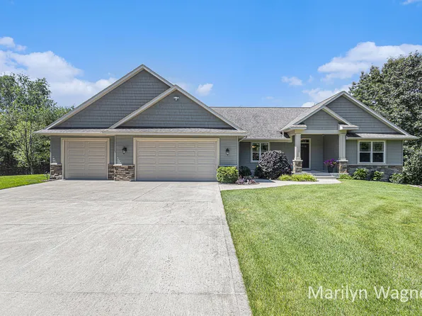 9230 76th St SE, Alto, MI 49302