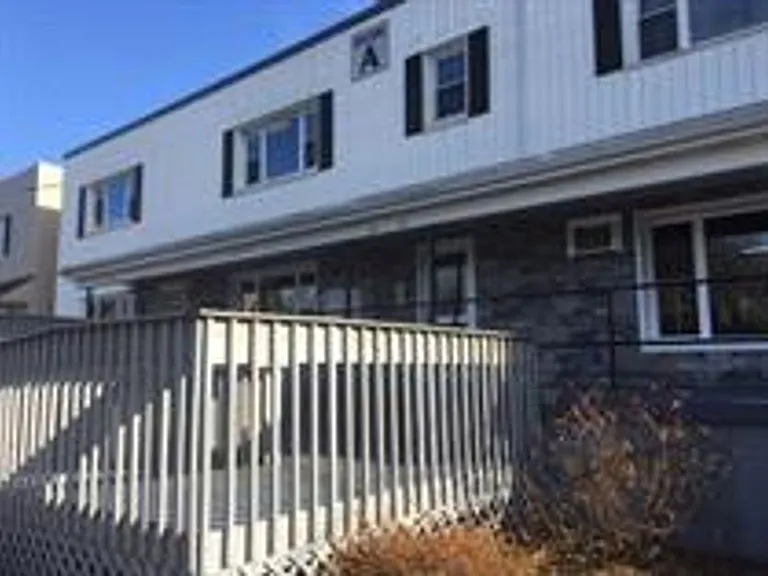 25 Cloister Ave — Photo 9