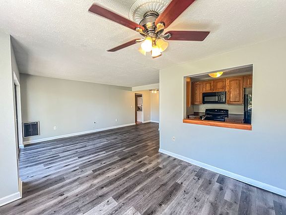3rd image of 175 Mill Pond Rd Unit 102