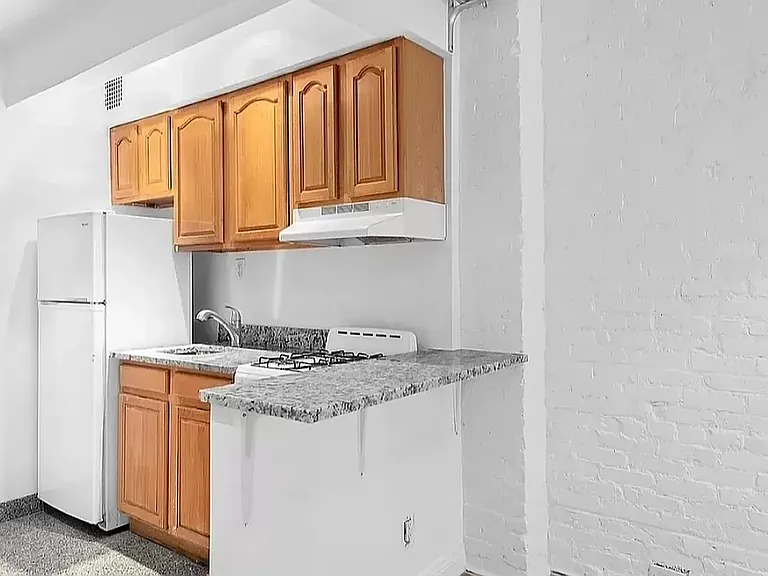 84 E 3rd St #1A — Photo 3