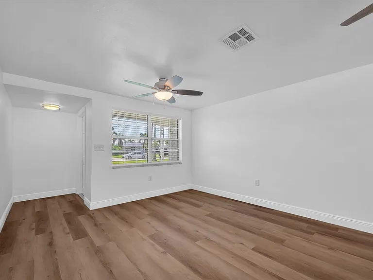 5600 Bayou Grande Blvd NE — Photo 8
