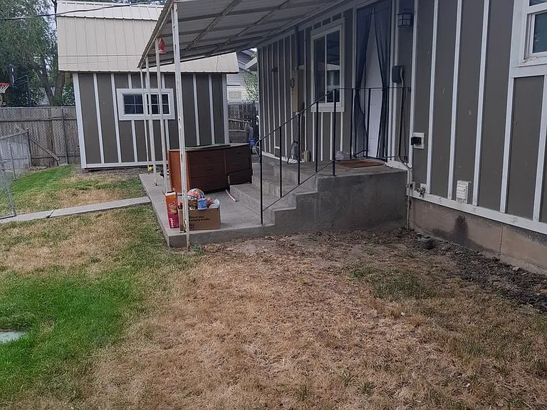 1213 5th Ave E — Photo 3
