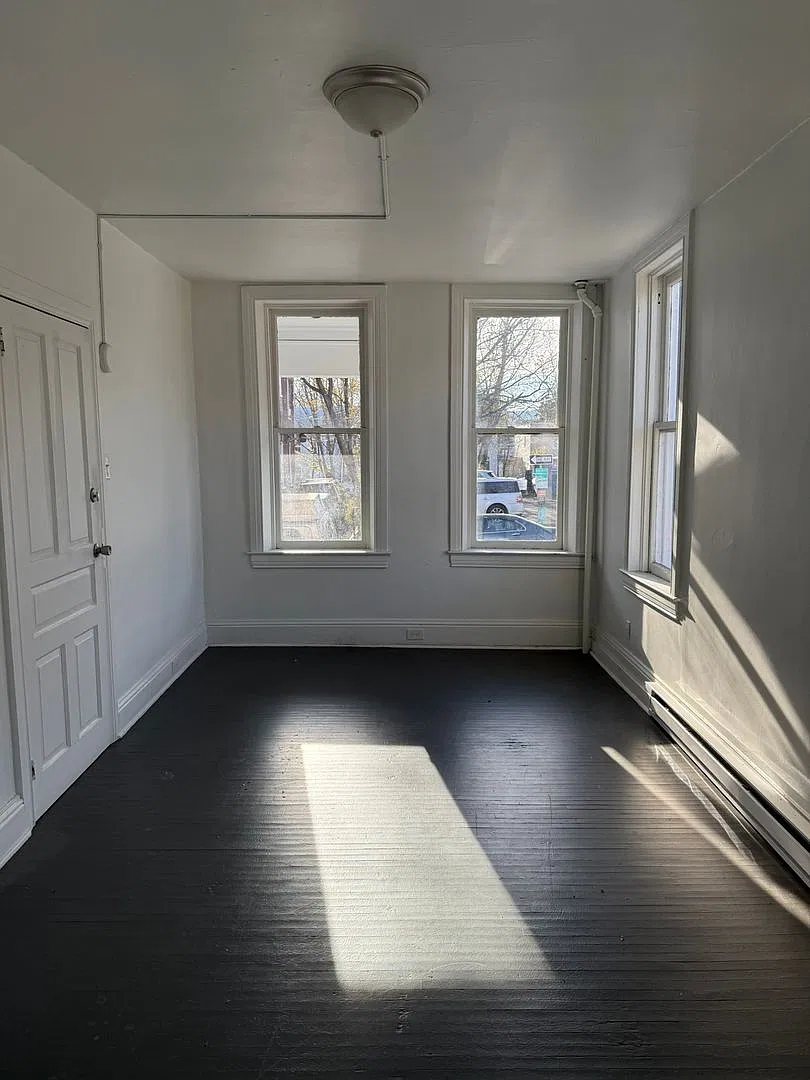 351 Smyser St — Photo 2