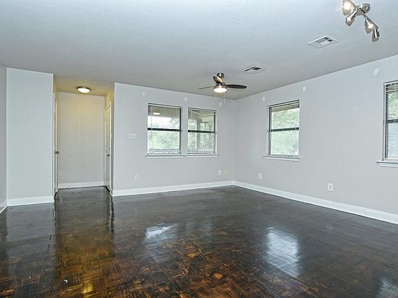 3rd image of 1146 Northwestern Ave