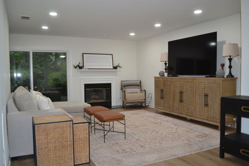 6041 Coventry Cir - Property Image