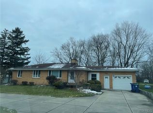 2220 Hopkins Rd, Getzville, NY 14068