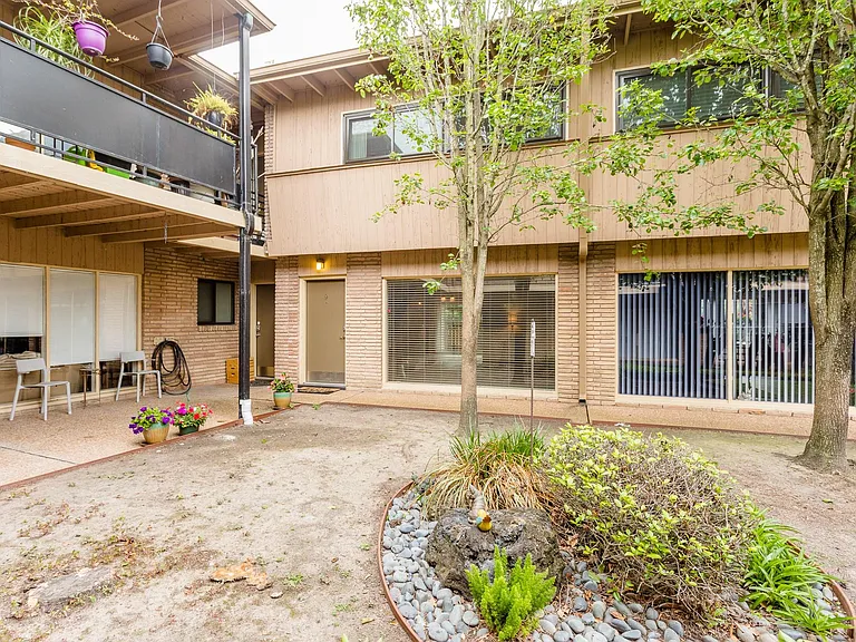 3809 N Braeswood Blvd #9 — Photo 22