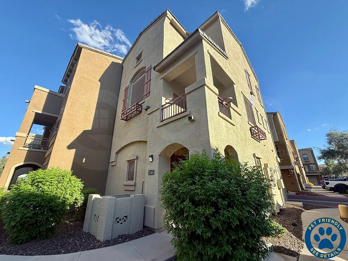 2 bed, 2.0 bath, 1330 sqft, $1,830 — Photo 1
