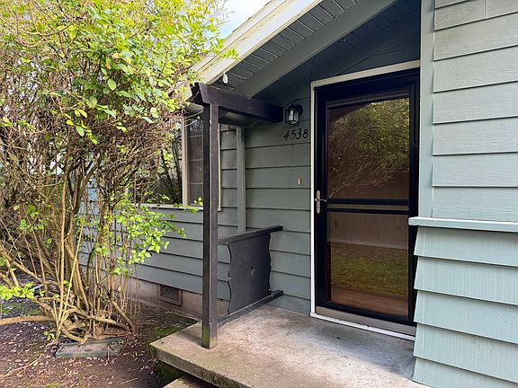 4th image of 4538 NE Killingsworth St