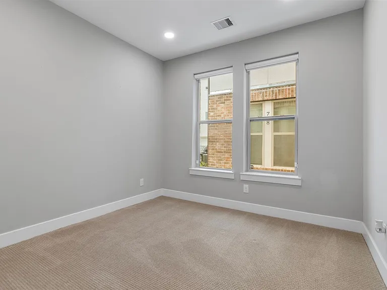 719 Schwartz St — Photo 14