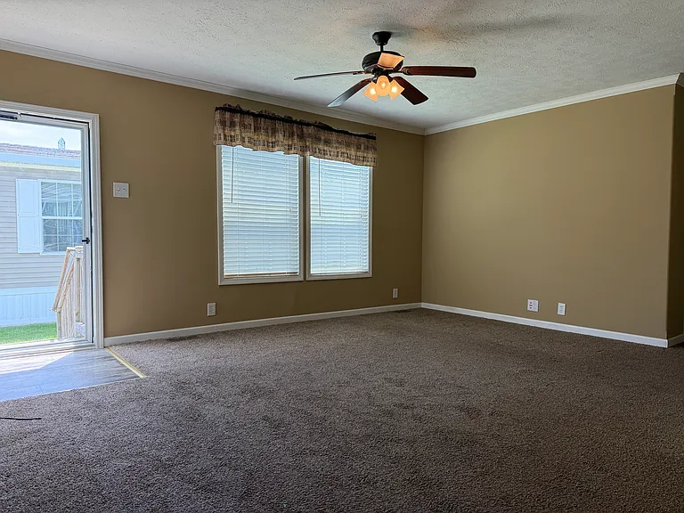 Woodhaven Place — Photo 16