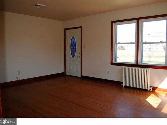 3rd image of 57 Quinton Alloway Rd
