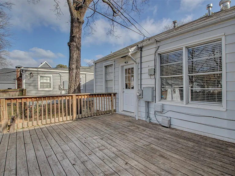 2216 N Arthur St — Photo 32