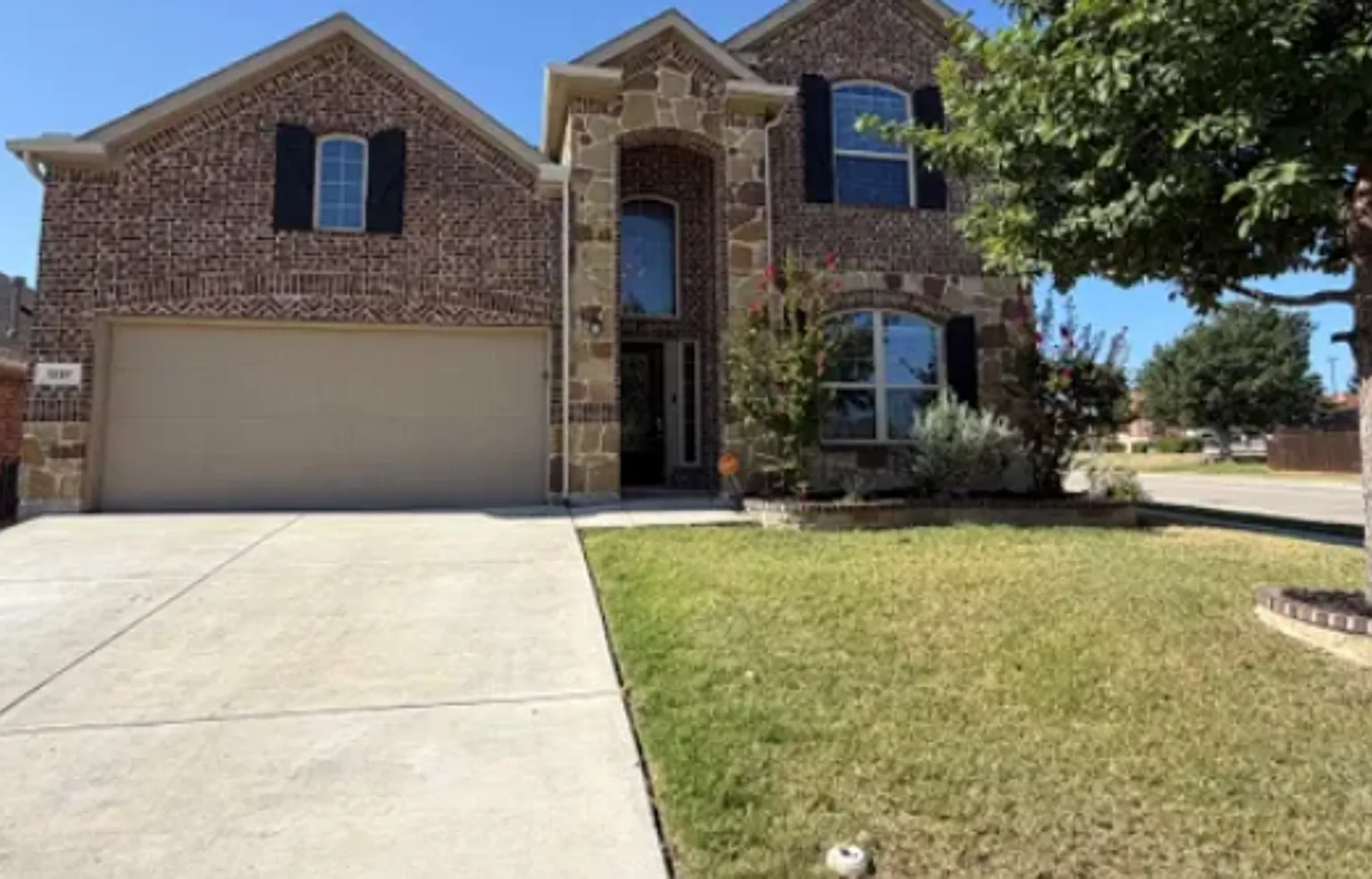 Room in 4 Bedroom Home in Haslet — Photo 1