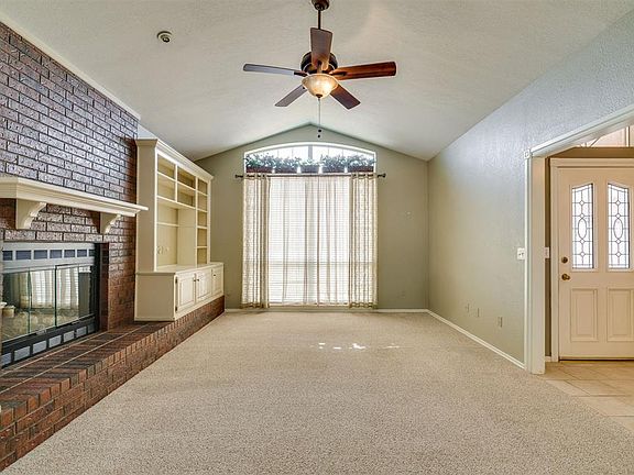 5th image of 10013 Forest Ln