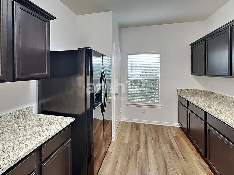 12250 Commander Dr — Photo 3
