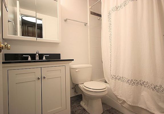 4th image of 315 W 82nd St APT 1A