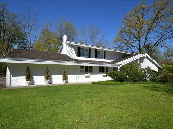 2680 Wadsworth Rd, Shaker Heights, OH 44122
