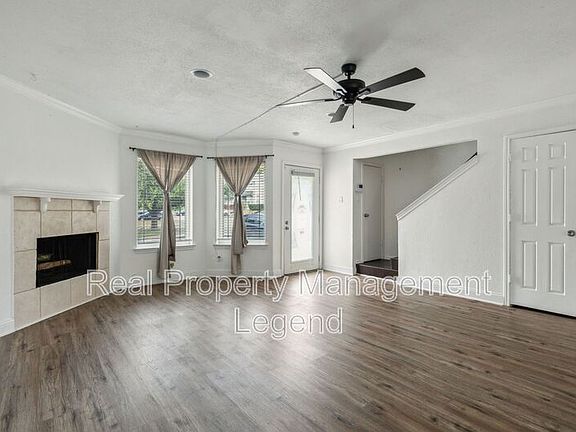 5th image of 3921 Brandon Park Dr