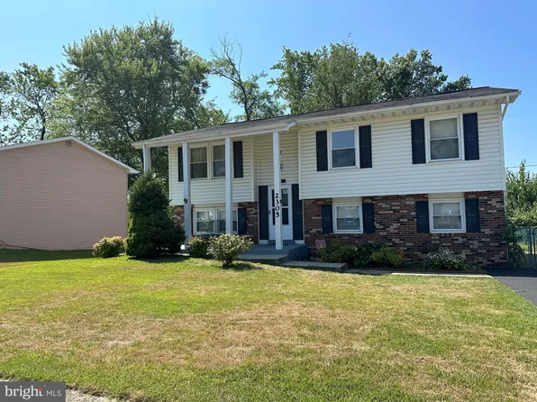 2305 Four Seasons Dr, Gambrills, MD 21054