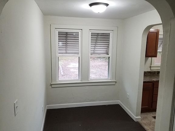 2nd image of 611 S Henderson Ave