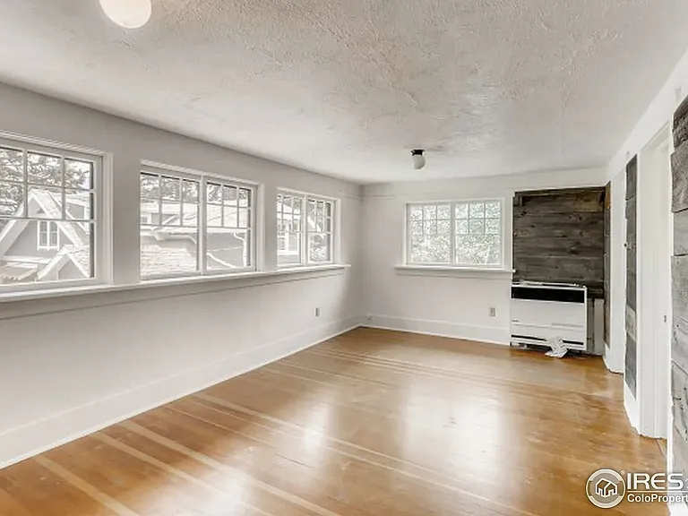 919 Spruce St — Photo 5