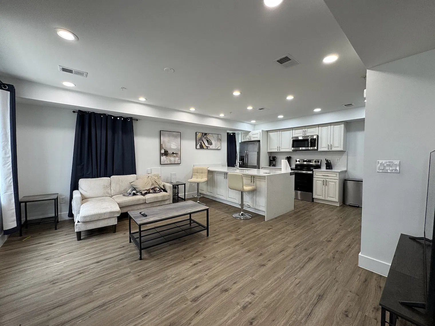 2 bed, 2.5 bath, $5,089 — Photo 2