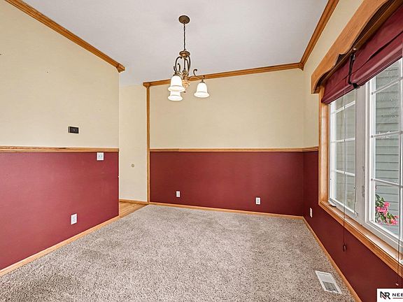 5th image of 2811 Leigh Ln