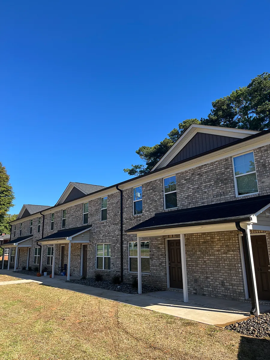 Building Photo - 2008 E Innes St