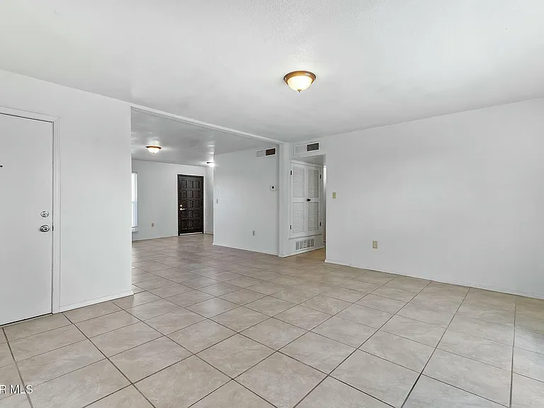 11404 Bunky Henry Ln — Photo 6