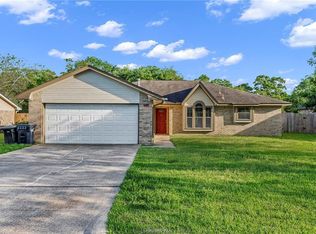 1210 Haddox Ct, College Station, TX 77845
