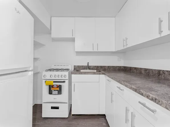 88 Fulton Street image 7 of 9