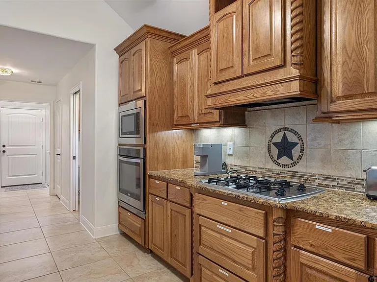 19503 Sara Ln — Photo 10