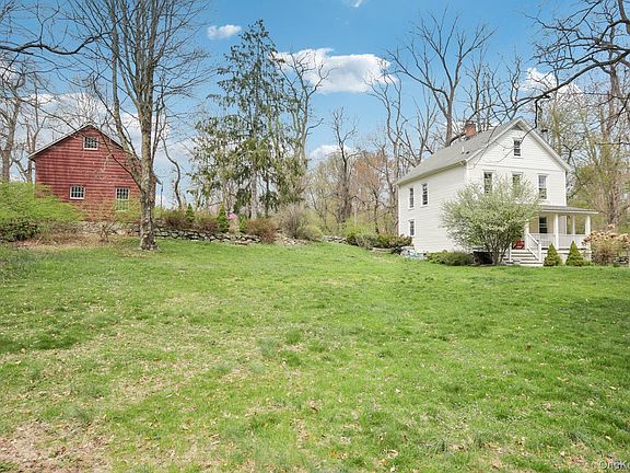 3rd image of 101 Spring Valley Road