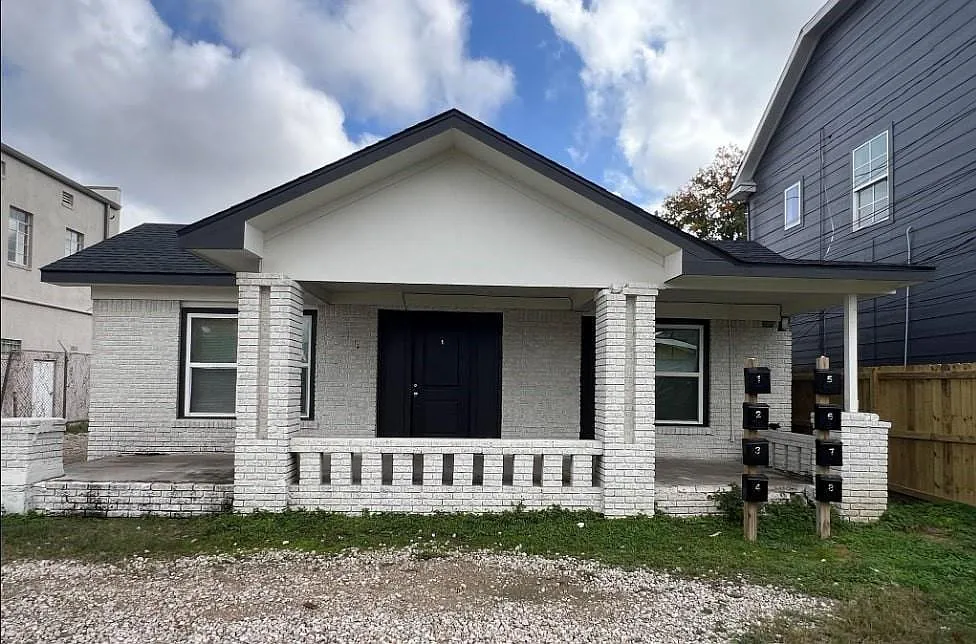 1 bed, 1.0 bath, 1695 sqft, $850 — Photo 2