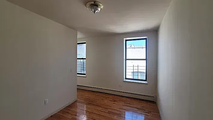 1348 Sheridan Ave — Photo 4