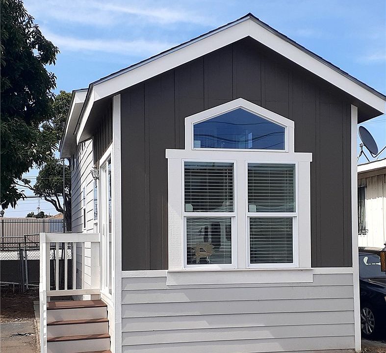 1st image of 13525 S Vermont Ave #8