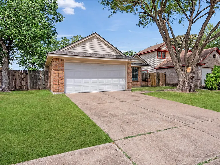 2527 Silver Trumpet Dr — Photo 21