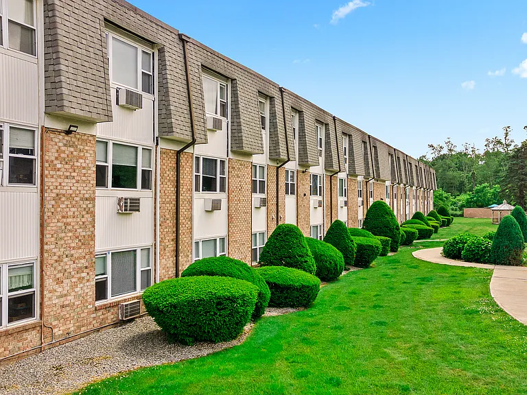 Landings on the Trail Apartment Homes — Photo 3
