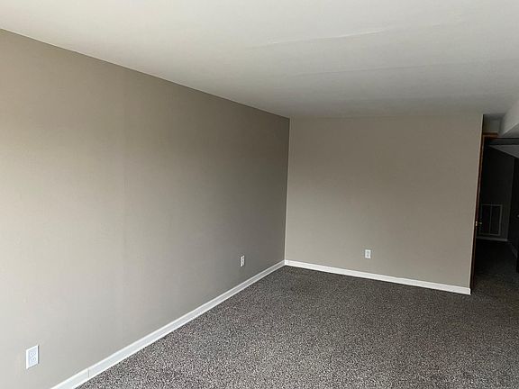 4th image of 4736 1/2 S 77th Ave